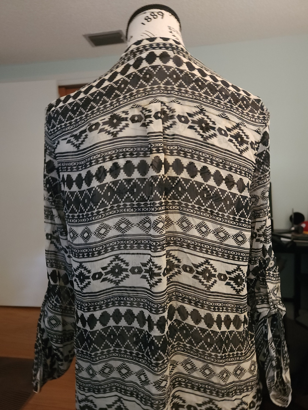 Sheer Aztec Pattern Blouse - Picture 4 of 6